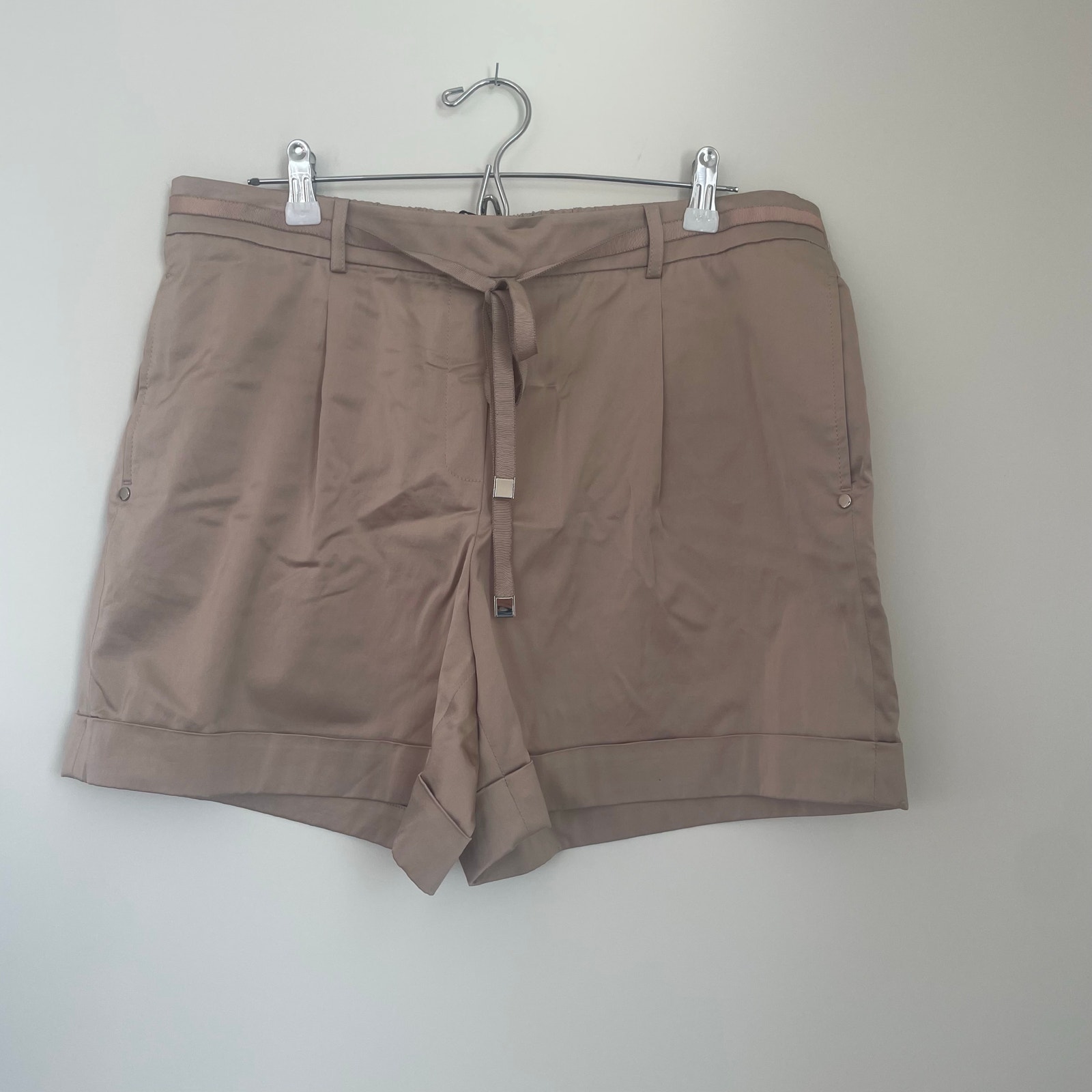 Nwt Lafayette 148 New York Sz L Pleated City Shorts In Sandstone Retail $298